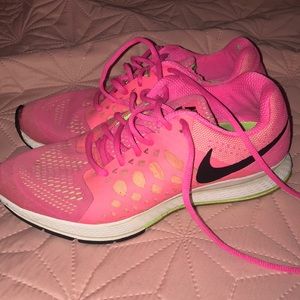 Pink Nike Pegasus Zoom 31